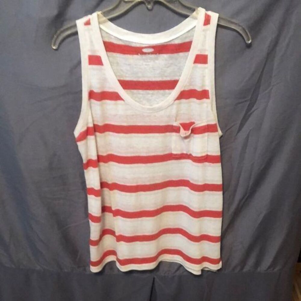 ⭐️Old Navy striped tank with pocket
